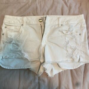 American eagle distressed white jean shorts